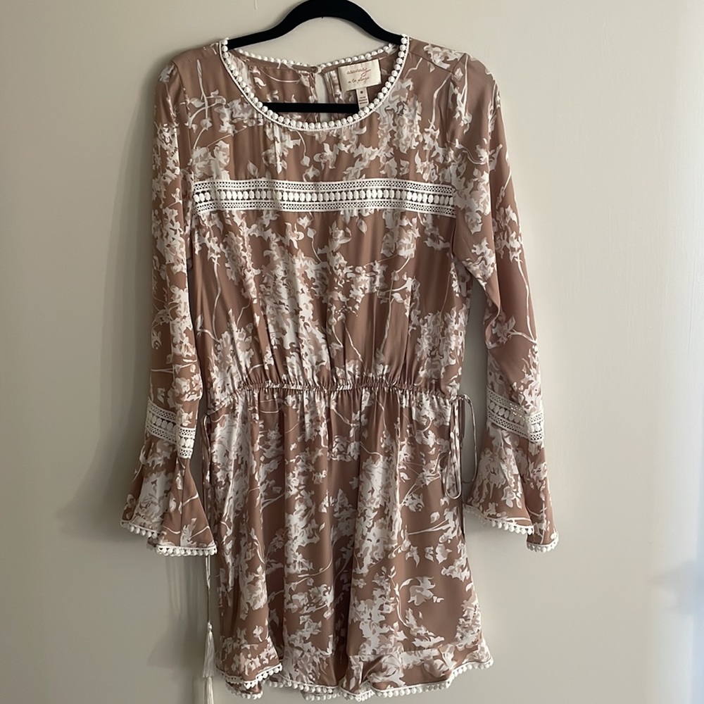 Accuracy A La Plage 100% Silk Foral Tan Dress Medium